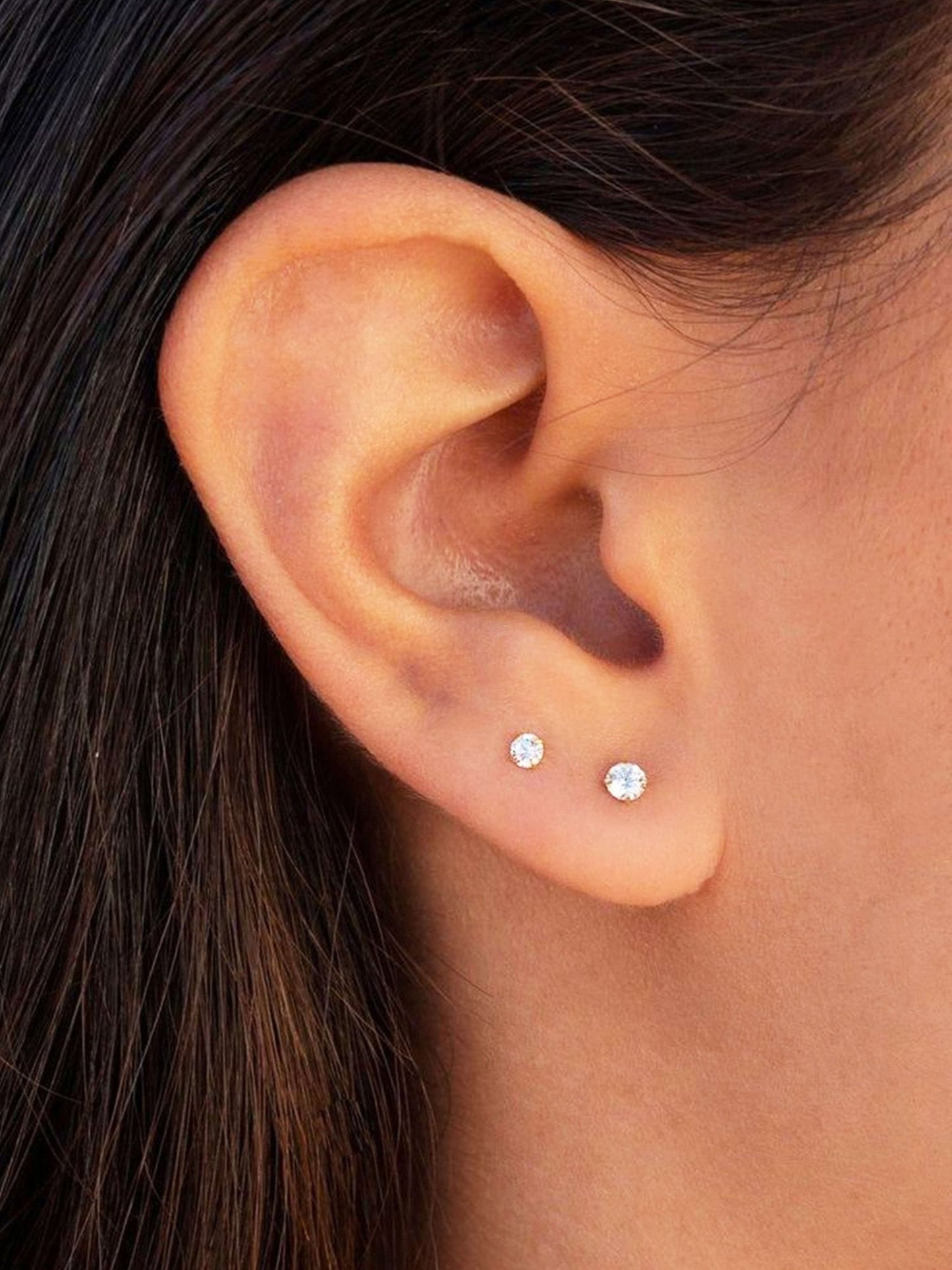 Klassiska diamantörhängen