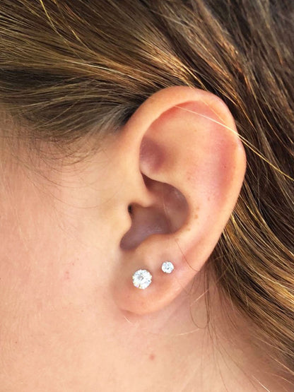 Klassiska diamantörhängen